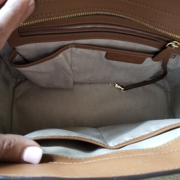 Michael Kors large saffiano leather bag - Picture 3 of 4